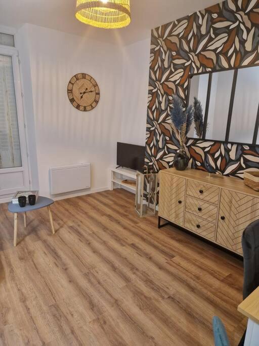 Le Carnot Apartment มองต์ซู-เลส์-มินส์ ภายนอก รูปภาพ